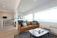 Common Space Coastal Home with Admire Lovely Sea View