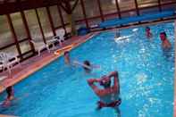 Swimming Pool Hôtel le Val des Sources