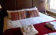 Kamar Tidur 7 The Red Cow