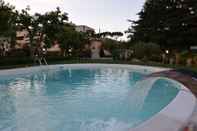 Swimming Pool Hotel Ristorante Guardanapoli