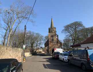 Bangunan 2 Church View The Craster Arms in Beadnell