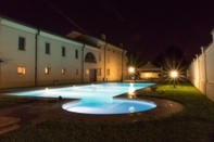 Swimming Pool Villa Dello Spino B&B