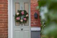 Exterior Hydrangea House