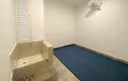 Toilet Kamar 7 AZ Hotel & Serviced Apartments