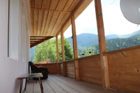 พื้นที่สาธารณะ Ecohouse Svaneti