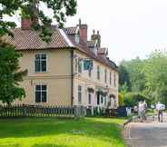 Exterior 2 Buckinghamshire Arms