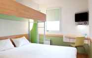 Bedroom 7 ibis budget Mantes-la-Jolie Sully