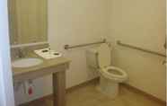 In-room Bathroom 2 SureStay Plus Hotel by Best Western Vernal