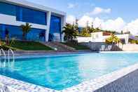 Swimming Pool Blue Palace Hotel