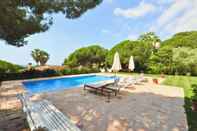 Swimming Pool Villa Prima