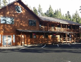 Exterior 2 Duck Creek Village Inn