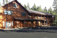 Exterior Duck Creek Village Inn