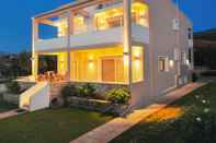 Exterior Balconies on Sea - The Garden Apartment