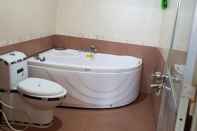 In-room Bathroom Khach San Gims