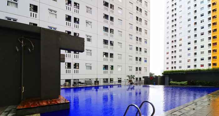 Hồ bơi Adaru Property @ Apartemen Green Pramuka