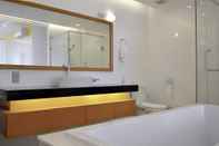 In-room Bathroom Luxury Apartment