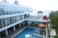 Kolam Renang Destino Beach Club Dive Resort and Hotel