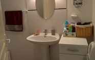 In-room Bathroom 7 Chambre tout confort