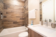 In-room Bathroom Mid Mod Manor A Sophisticated Townhouse Golden Triangle