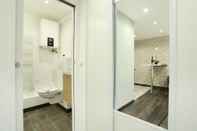 In-room Bathroom Sublime et neuf studio Le Marais ( Commines)