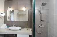 In-room Bathroom Casas do Pinheiro