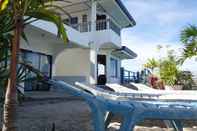 Swimming Pool Nost Cottages at Club Kon-Tiki