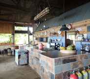 Restaurant 6 Nost Cottages at Club Kon-Tiki