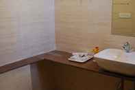 In-room Bathroom Manwar Garden Resort Mount Abu