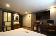 Kamar Tidur 6 Calm Rest Hotel