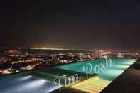 สระว่ายน้ำ Suphatra Pattaya Posh