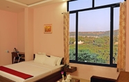 Kamar Tidur 3 Hotel Shivam Fort View