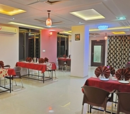 Restaurant 5 Hotel Shivam Fort View