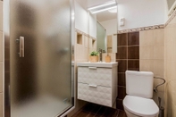 In-room Bathroom APT Prague Ch. Bridge by Michal&Friends