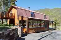 Exterior Roberts Trappers Lodge