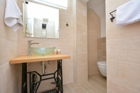 Toilet Kamar Villa Olive Tree