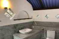 In-room Bathroom Albero Cabanas