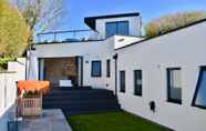 Exterior 2 Modern 3 Bedroom House With Stunning Views