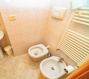 In-room Bathroom 7 Sopramonte House