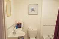 Toilet Kamar Livingston Contract & Business Apartment