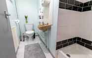 In-room Bathroom 2 Me Gusta Downtown Apartment London