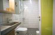 Toilet Kamar 5 Acron of Plaka