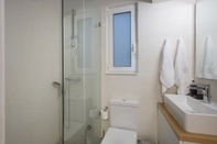 In-room Bathroom Artemis Apartment at Plaka