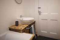 In-room Bathroom Bouverie Escape Folkestone