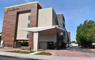 Bangunan 4 La Quinta Inn & Suites by Wyndham Clovis CA