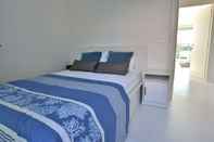 Kamar Tidur The White Apartment With Pool