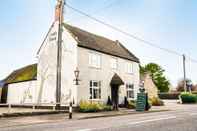 Exterior The Half Moon Inn and Country Lodge