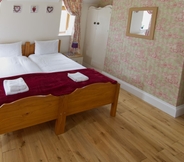 Bedroom 2 East Lodge Bolney