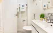 Toilet Kamar 5 Santa Catarina Modern Flat