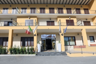 Bên ngoài 4 Hotel Milazzo