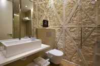 In-room Bathroom Sonel Investe Apartments Madalena 287 Studios